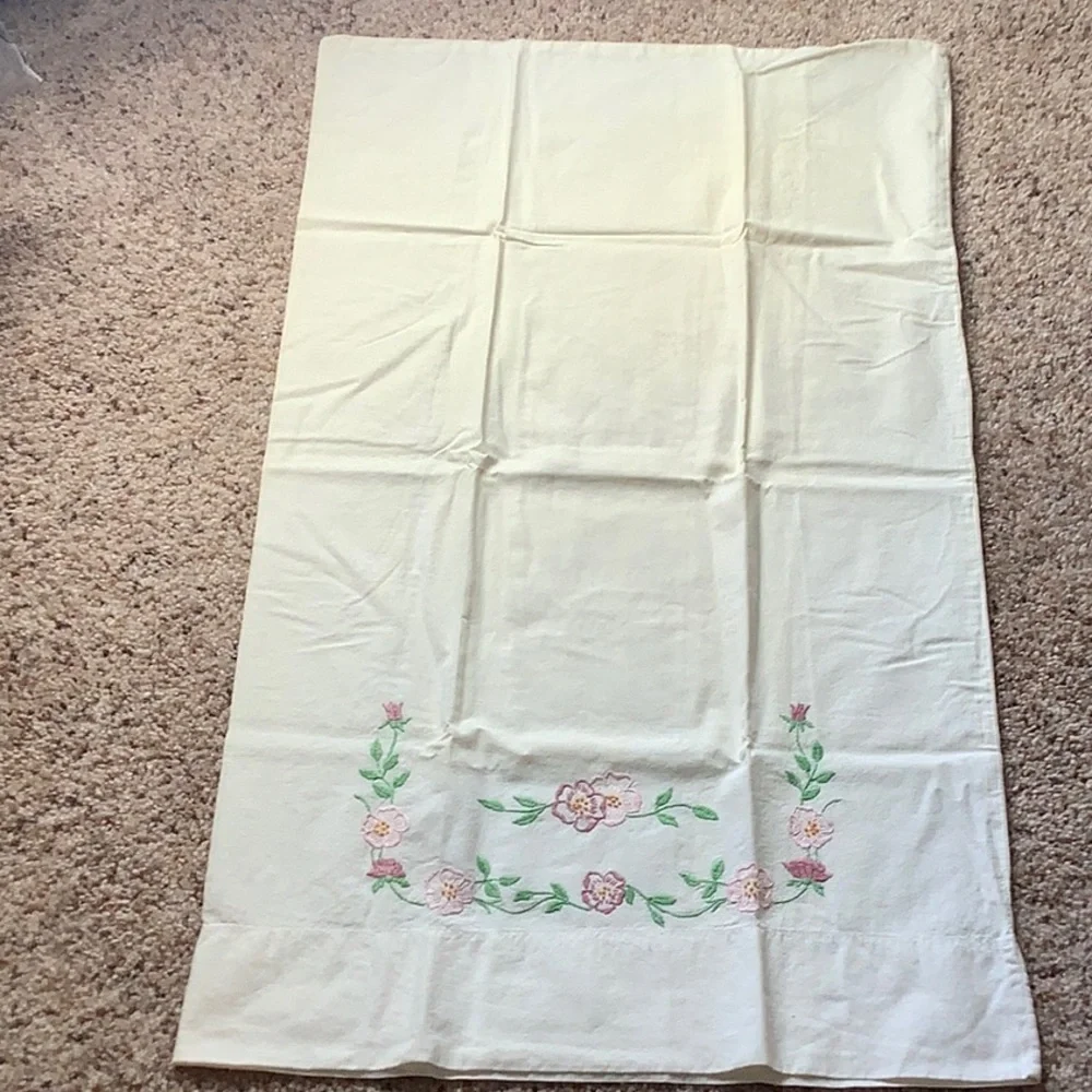 Vintage Embroidered Floral Pillowcase Set of 2